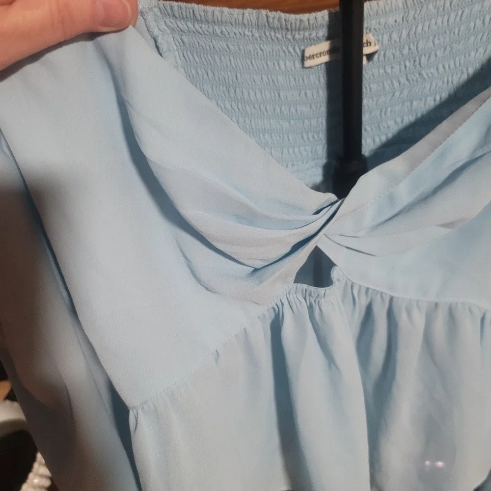 Abercrombie & Fitch Light Blue Twist Front Fairycore Babydoll Coquette Top XL‎